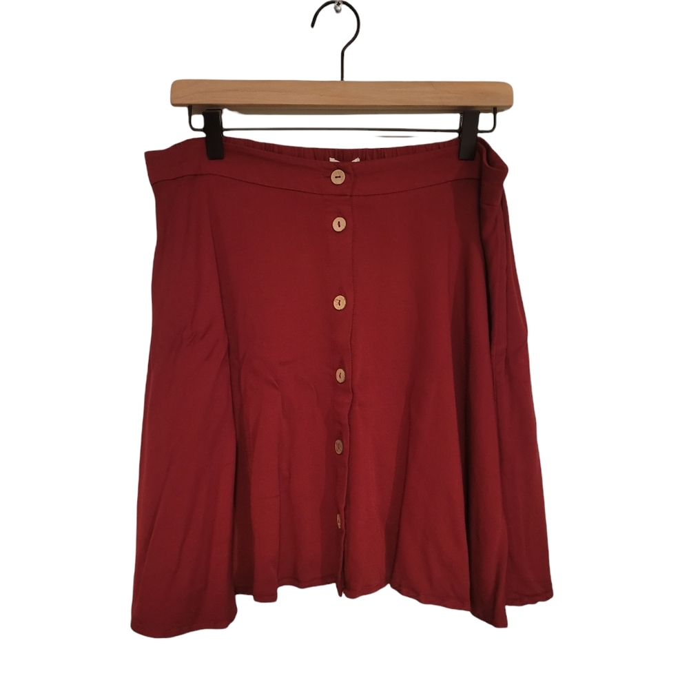 Maurices Women's Button pull on skirt large maroon